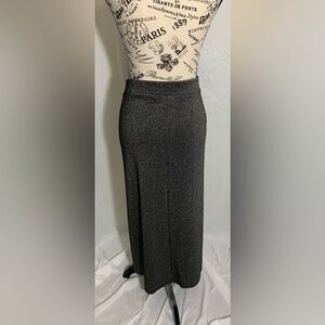 Old Navy Silver & Black Metallic skirt size: XXL.Elastic waist & slide slit. NWT